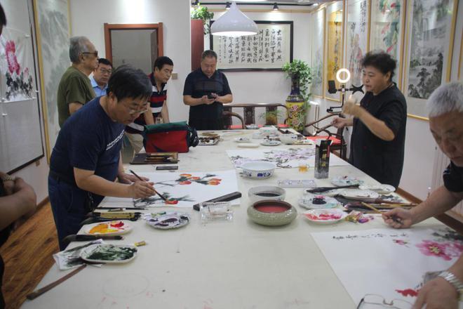 千米長卷國風(fēng)書畫藝術(shù)家沙龍交流會(huì)圓滿舉辦