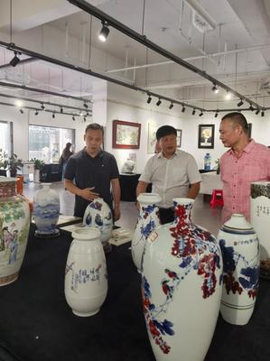 品茶賞瓷,茶瓷共舞!九江茶市舉辦"國瓷雅韻"陶瓷藝術展